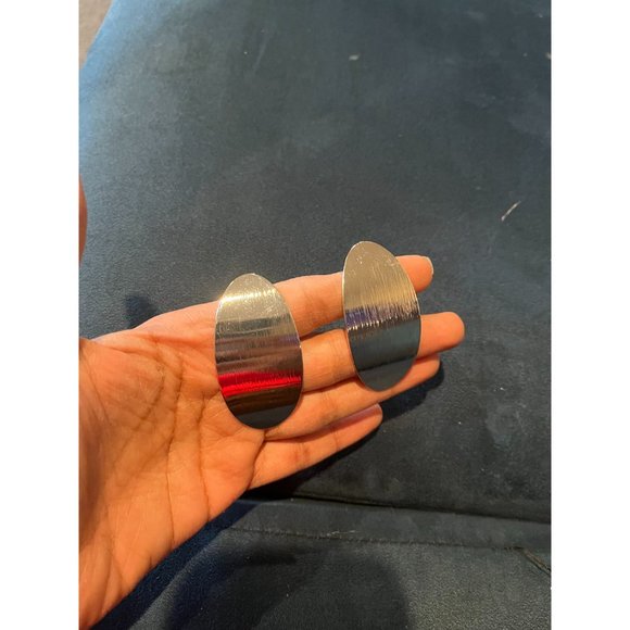 Big Silver stud earring statement bold large round metal chunky metal shiny - Picture 3 of 5